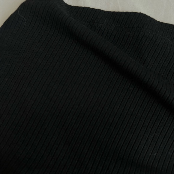 asymmetrical black ribbed crop top - Picture 2 of 3